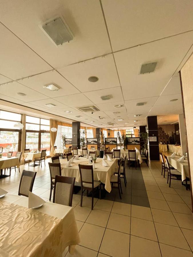 Hotel Sens Mierzyn  Exteriör bild