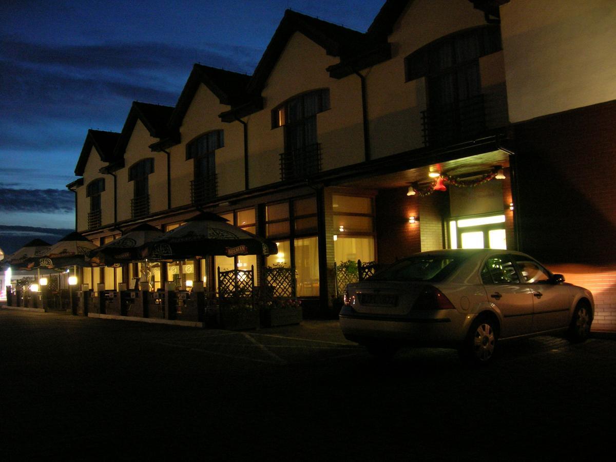 Hotel Sens Mierzyn  Exteriör bild